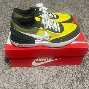 Nike Waffle One "Smile" Grade School Boys' Shoes Size 5Y MSRP $100